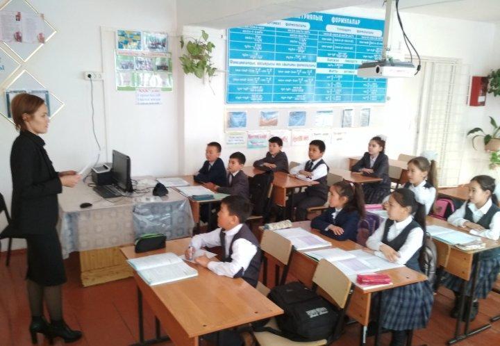 5 "а" сыныбында "Ыстық тамақ" тақырыбында тәрбие сағаты
