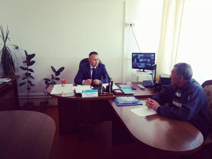 Мектеп директоры қабылдау күнін өткізді.